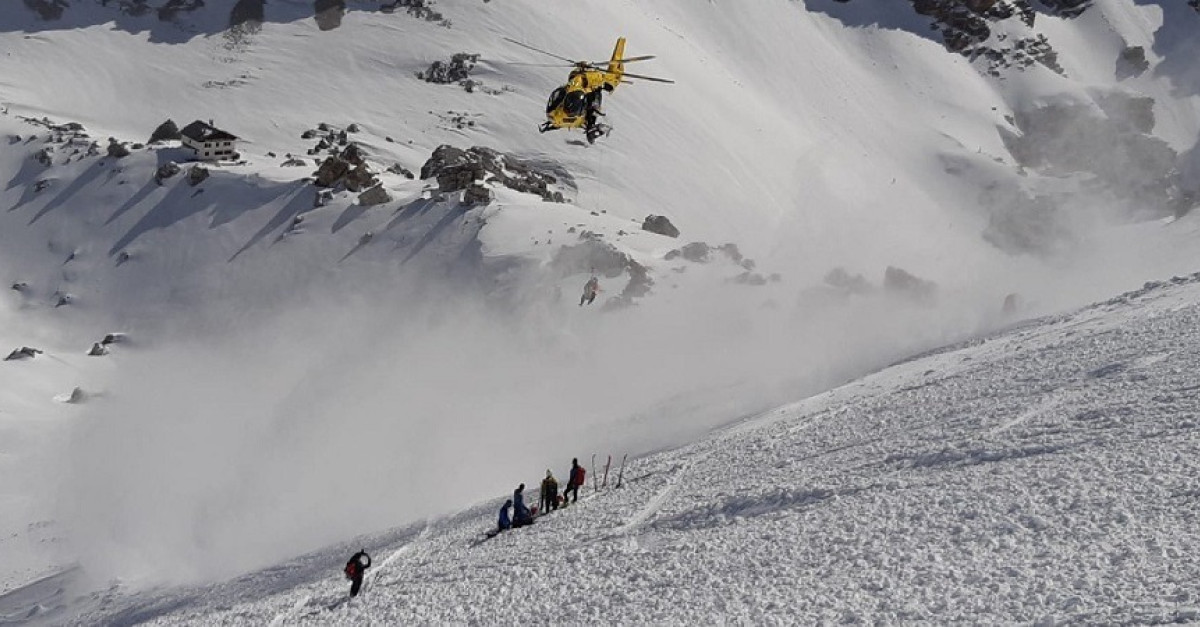 Tragedia in montagna, 54enne muore travolto e sepolto dalla neve. E col ...