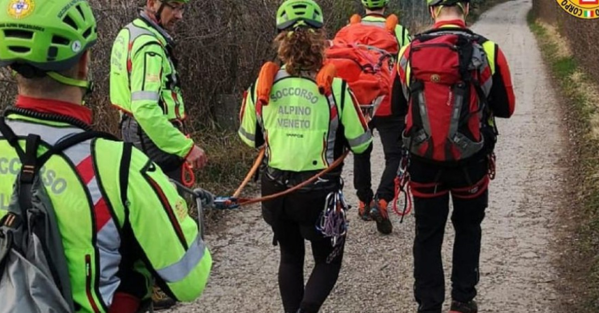 Escursionista scivola e cade sul sentiero dell'eremo, in azione il ...