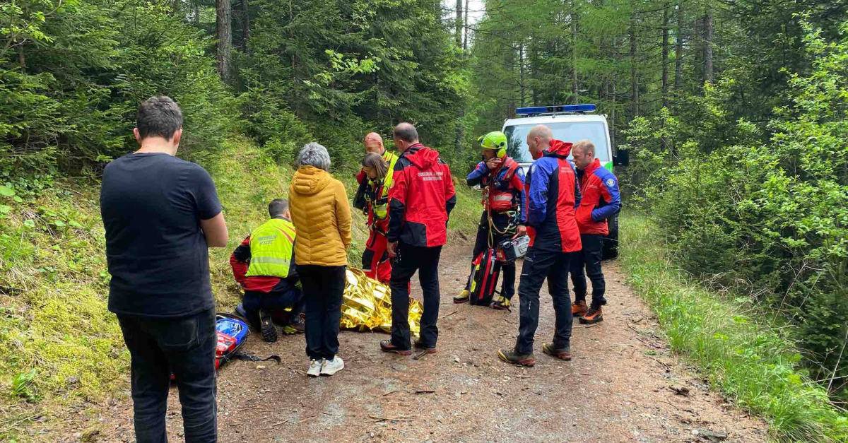 Cade Da Cavallo Durante L Escursione In Quota E Sbatte Violentemente La Cavallo 1