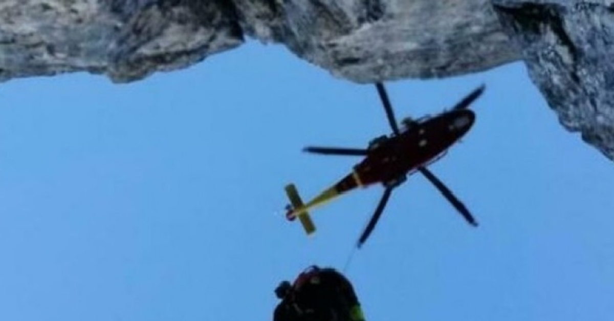 Dramma in montagna, scivola dal sentiero e precipita per quasi 20 metri ...