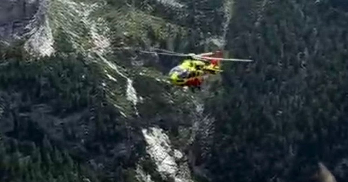 Tragedia in montagna, scivola dal sentiero e precipita per 40 metri ...