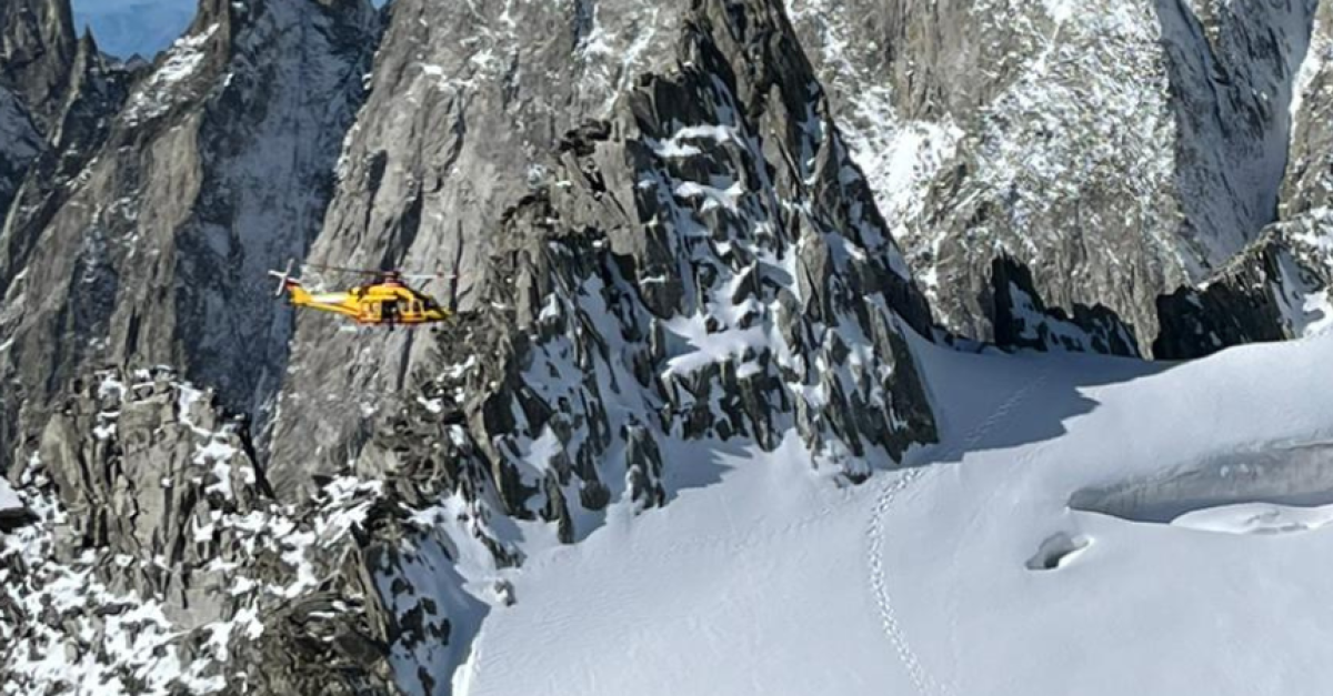 Tragedia sul Monte Bianco, precipita per 150 metri nel vuoto sotto gli ...