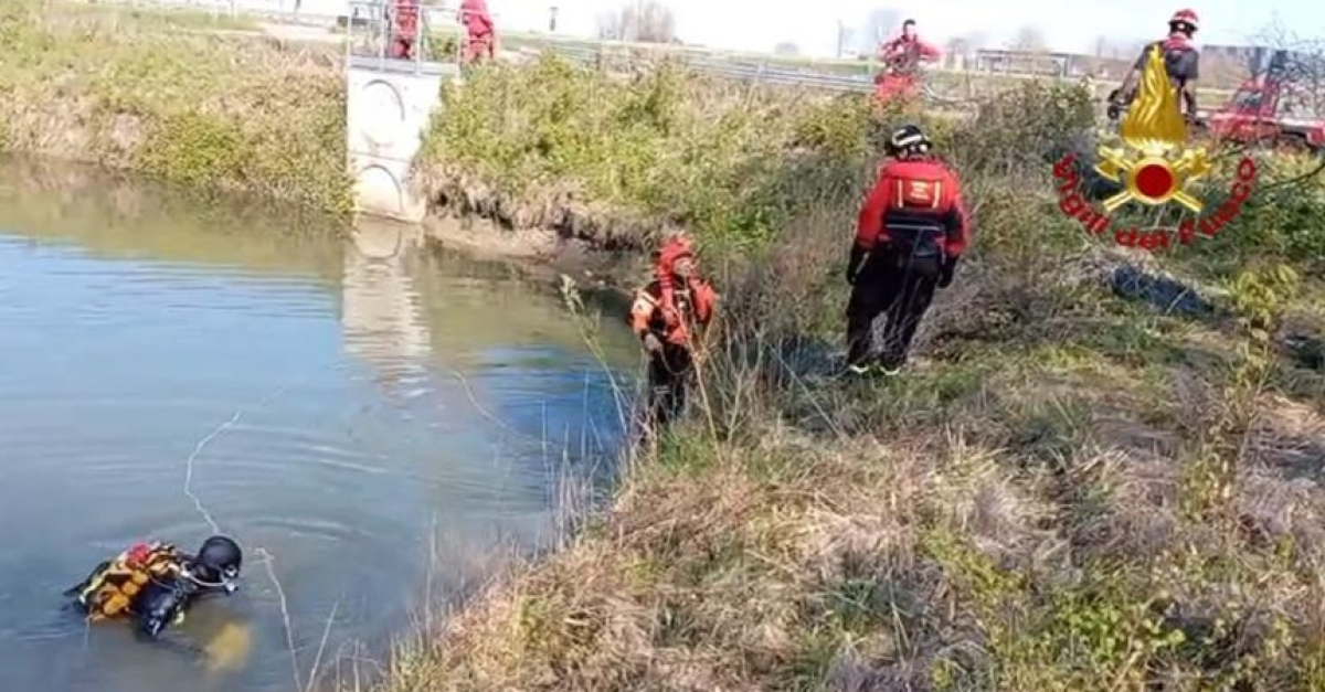 I corpi senza vita di un bambino di 1 anno e di una donna trovati in un ...