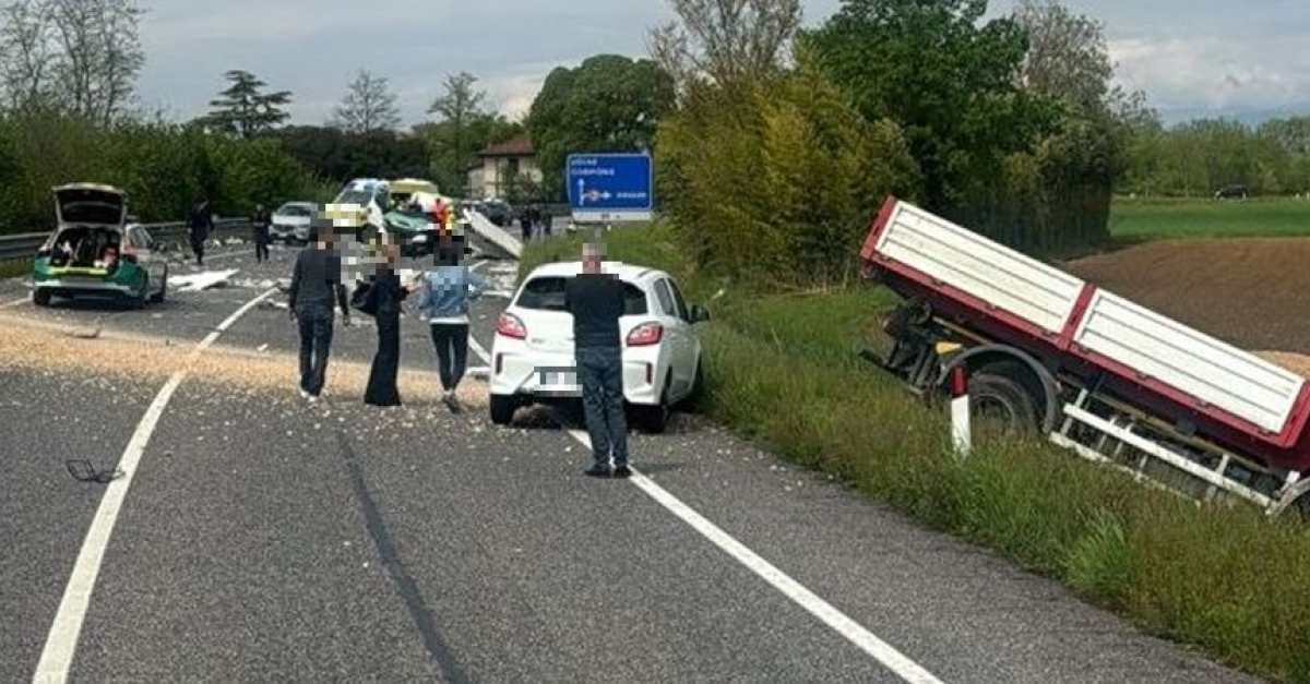 Terribile scontro tra due camion: un 48enne morto sul colpo. Un altro ...