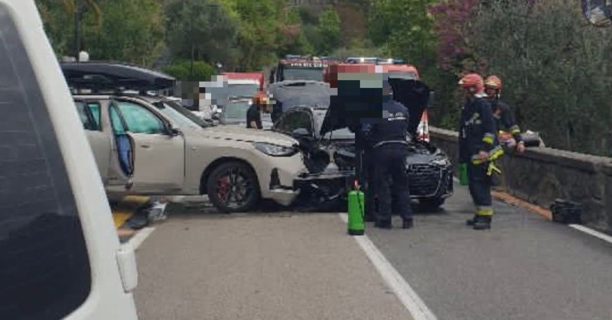 Violento scontro tra due auto sulla Gardesana (FOTO): in azione i ...