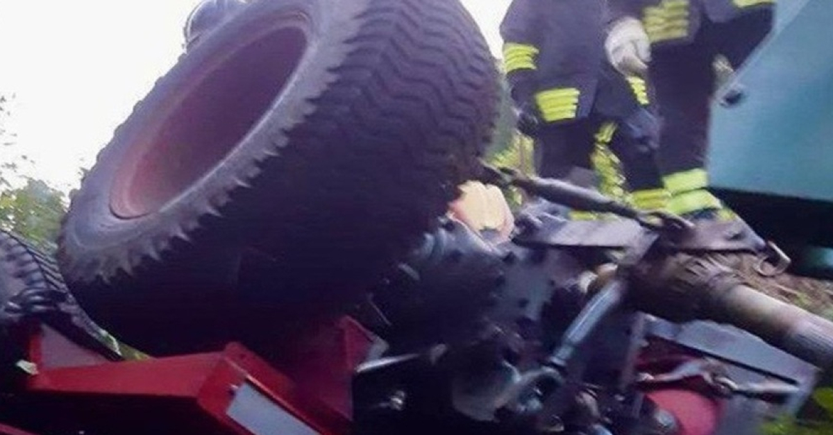 Tragedia nei campi, precipita con il trattore in un dirubo e viene ...
