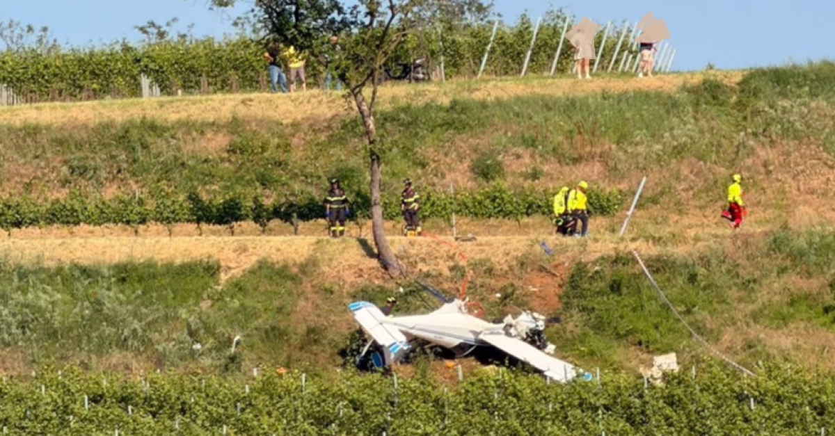 Tragedia nei cieli, ultraleggero precipita e si schianta nelle campagne ...