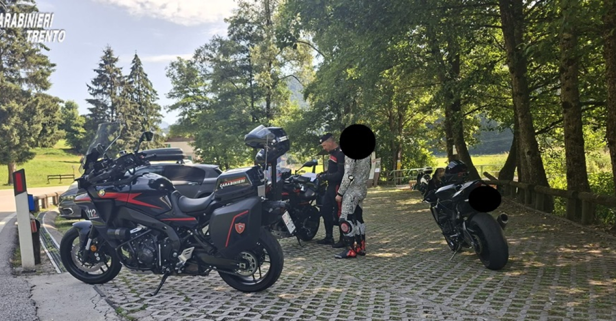 Carabinieri effettuano controlli sulle strade trentine, multe per eccesso di velocità e ritiro di una patente a causa di una nuova norma