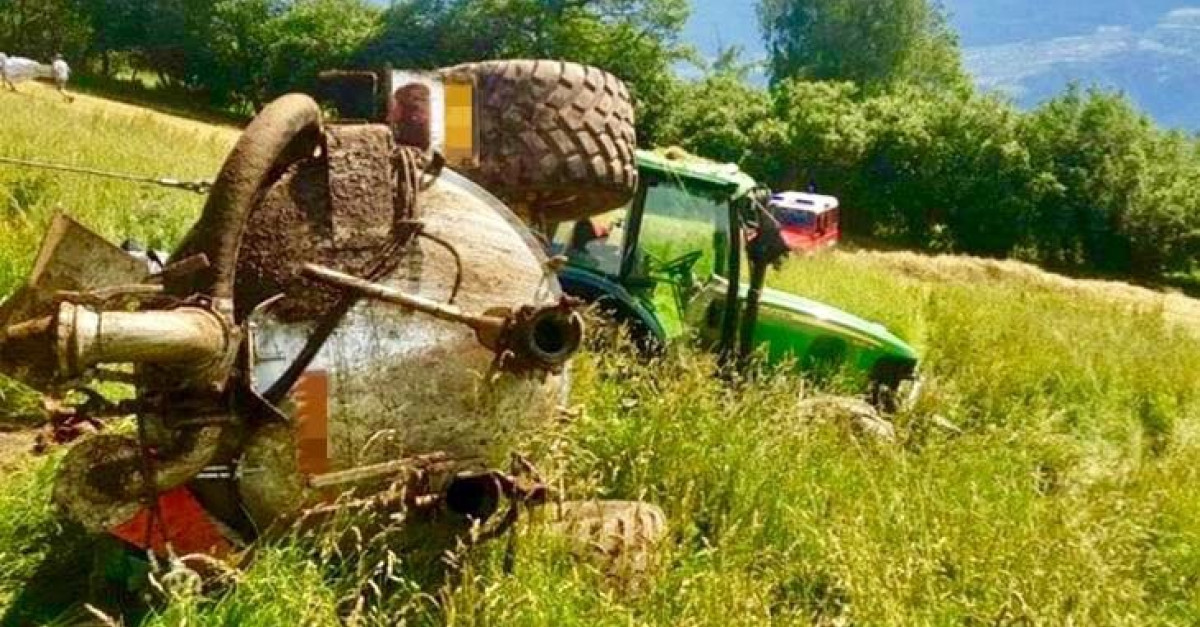 Si ribalta con il trattore e viene sepolto dal liquame, muore un ...
