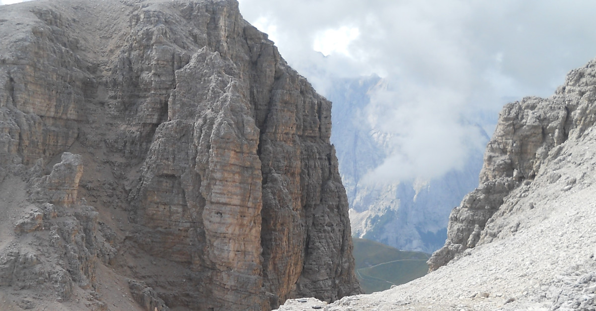 Tragedia in montagna, morta una donna di 41 anni: è scivolata lungo un ...