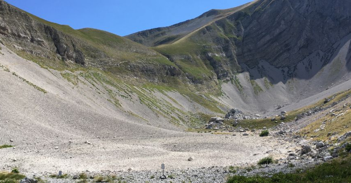 Il video del prosciugamento del lago di Pilato, sui Monti Sibillini ...