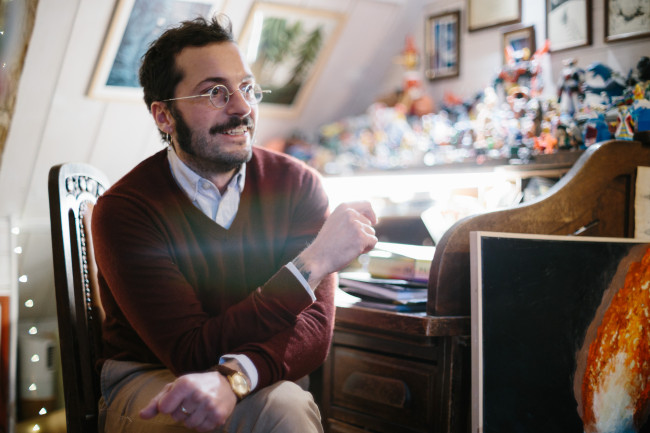 Pietro Nicolaucich nel sottotetto di Casa Oberrichter a Malborghetto (foto Erika Zucchiatti)